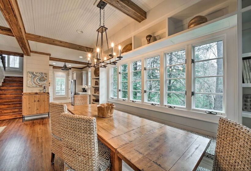 Beautiful Trillium Home Next To Waterfall!