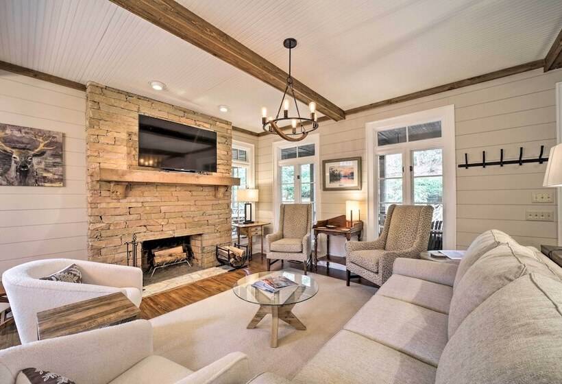 Beautiful Trillium Home Next To Waterfall!