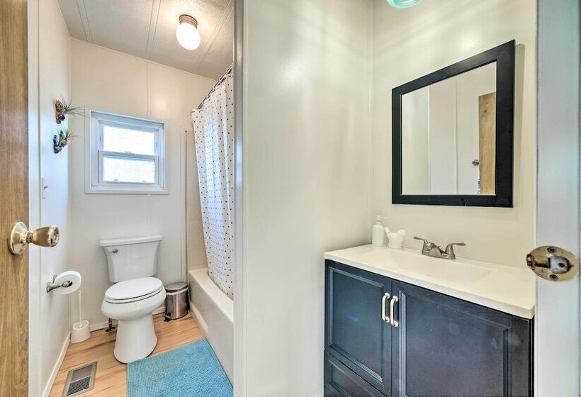 Bethel Island Sanctuary W/ Dock & Boathouse