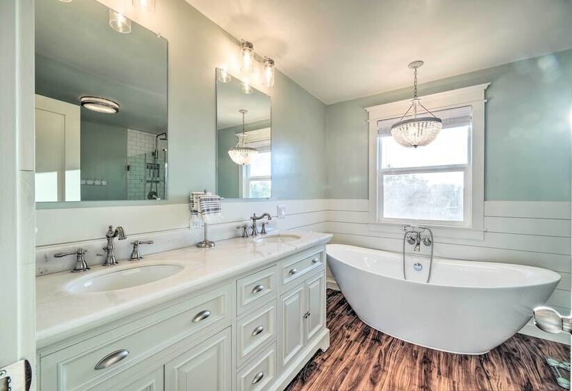 Bethel Island Sanctuary W/ Dock & Boathouse