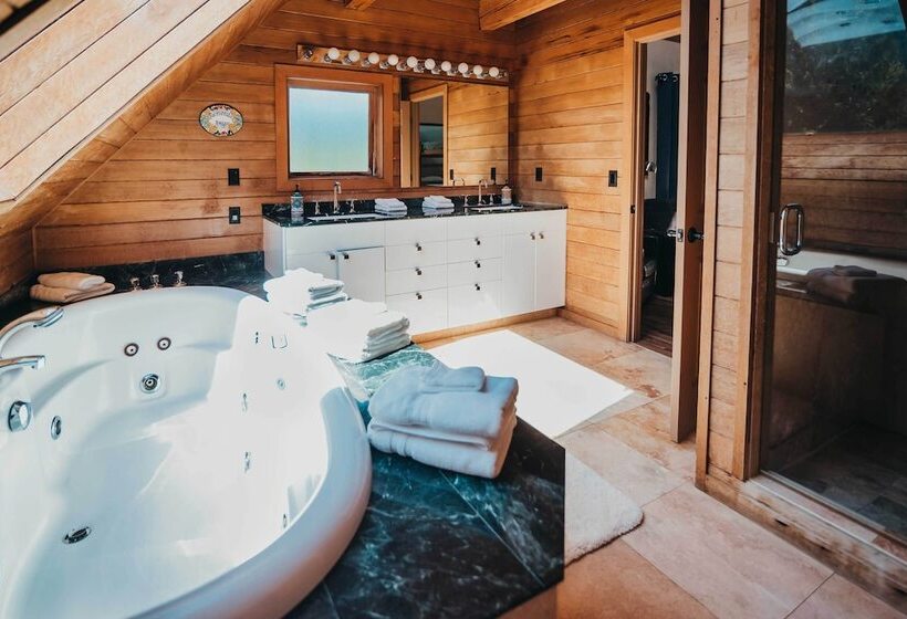 Big House Lodge    Cle Elum Retreat On 8 Acres!