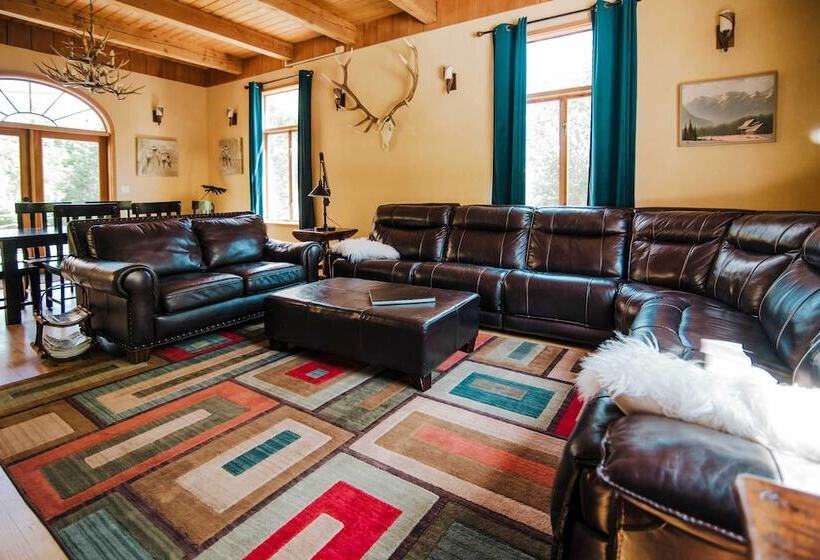 Big House Lodge    Cle Elum Retreat On 8 Acres!