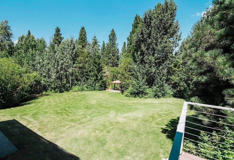 Big House Lodge    Cle Elum Retreat On 8 Acres!