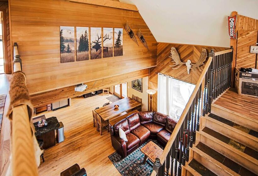 Big House Lodge    Cle Elum Retreat On 8 Acres!