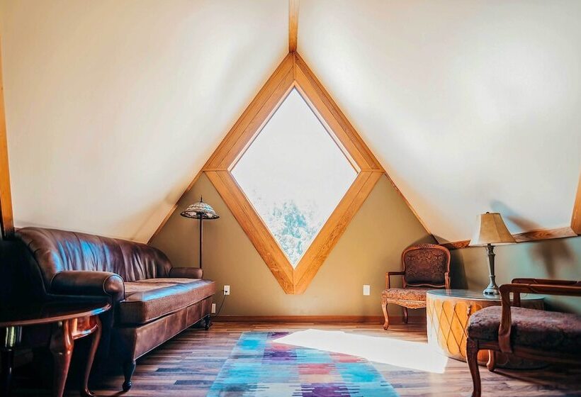 Big House Lodge    Cle Elum Retreat On 8 Acres!