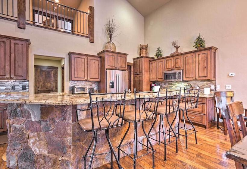 Blue River Home W/ Hot Tub, 6 Mi To Skiing!