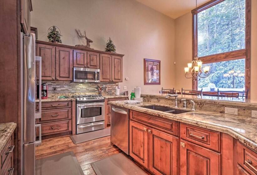 Blue River Home W/ Hot Tub, 6 Mi To Skiing!