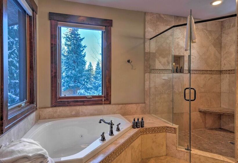 Blue River Home W/ Hot Tub, 6 Mi To Skiing!