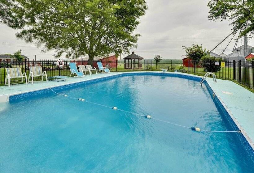 Bowling Green House W/ Shared Pool!