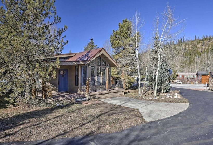 Resort Perks & Mtn Views: Breckenridge Cabin!