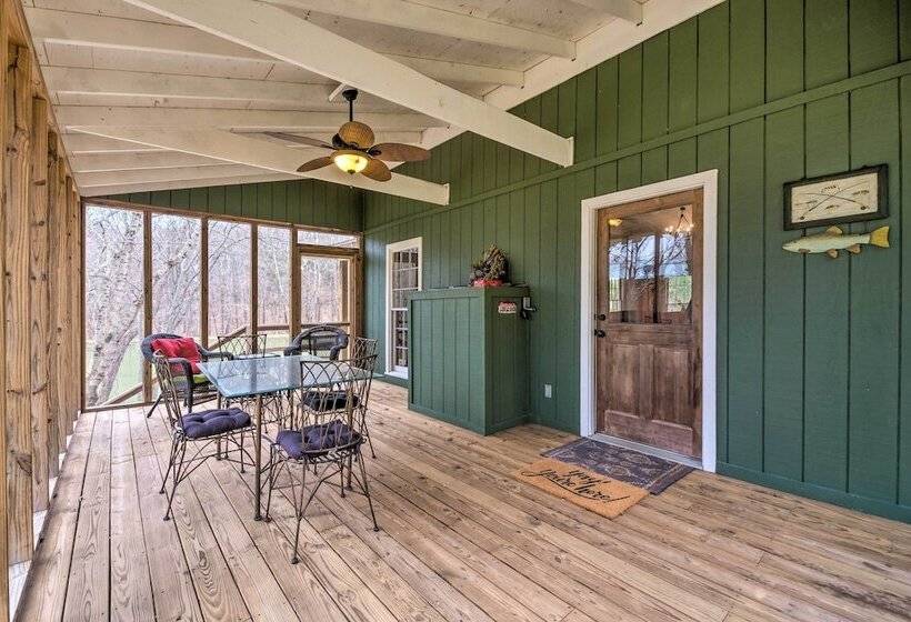 Bright Green Gables Cabin: Hike, Swim & Bbq