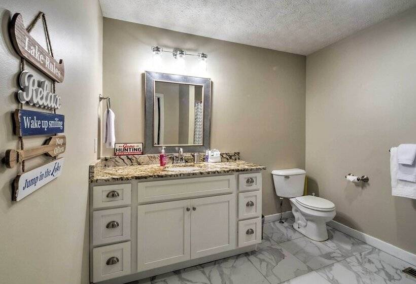 Bright Green Gables Cabin: Hike, Swim & Bbq