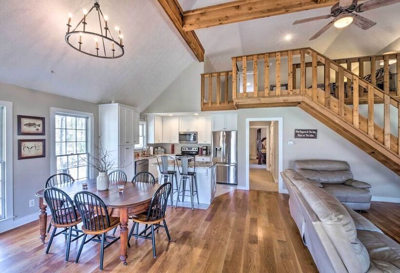 Bright Green Gables Cabin: Hike, Swim & Bbq