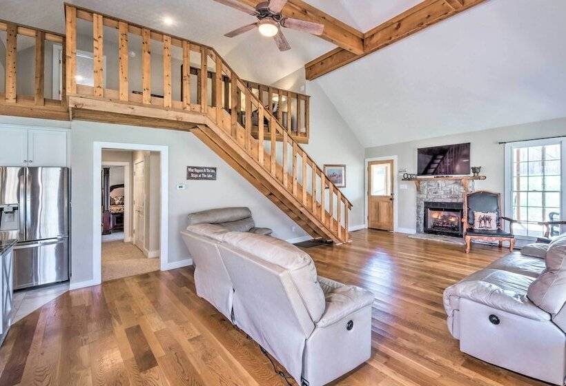 Bright Green Gables Cabin: Hike, Swim & Bbq