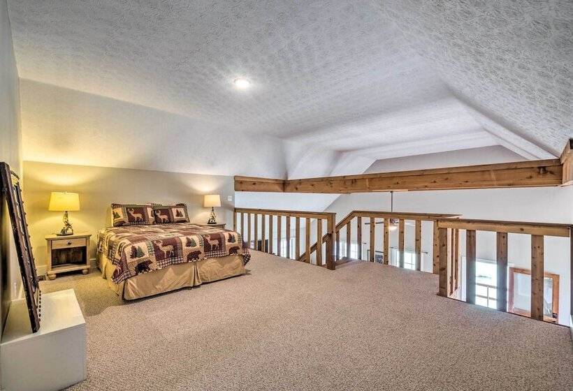 Bright Green Gables Cabin: Hike, Swim & Bbq