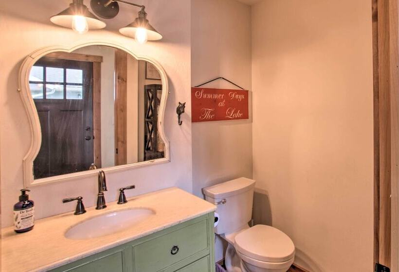 Bright Shawano Lake Oasis   Walk To Boat Launch!