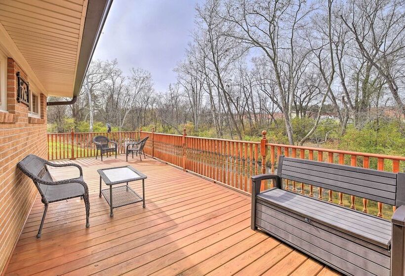 Bristol Retreat W/ Creek Access: 2 Mi To Dtwn