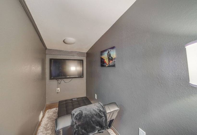 Broken Arrow Home: Family Friendly Amenities!