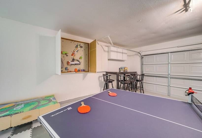 Broken Arrow Home: Family Friendly Amenities!