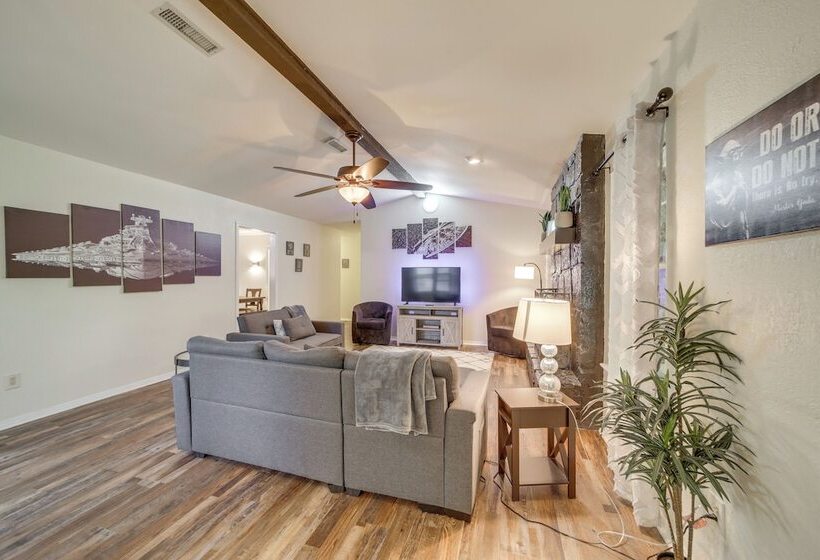 Broken Arrow Home: Family Friendly Amenities!