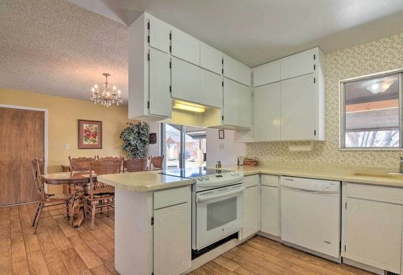 Bryce Canyon Area House W/ Mountain Views!