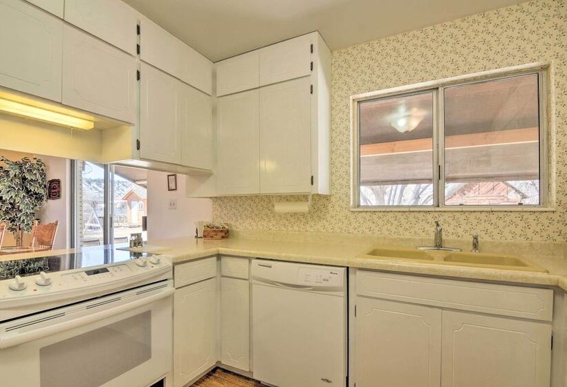 Bryce Canyon Area House W/ Mountain Views!