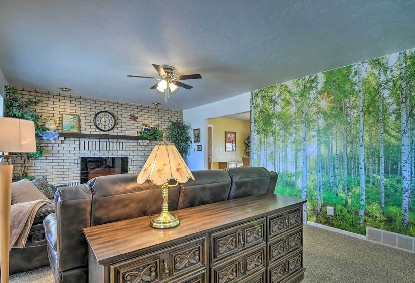 Bryce Canyon Area House W/ Mountain Views!