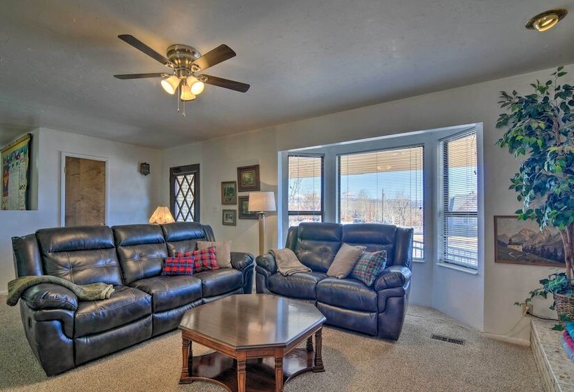 Bryce Canyon Area House W/ Mountain Views!