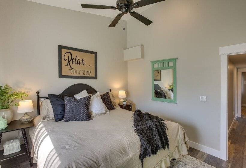 Byrdstown Home Near Dale Hollow Lake!