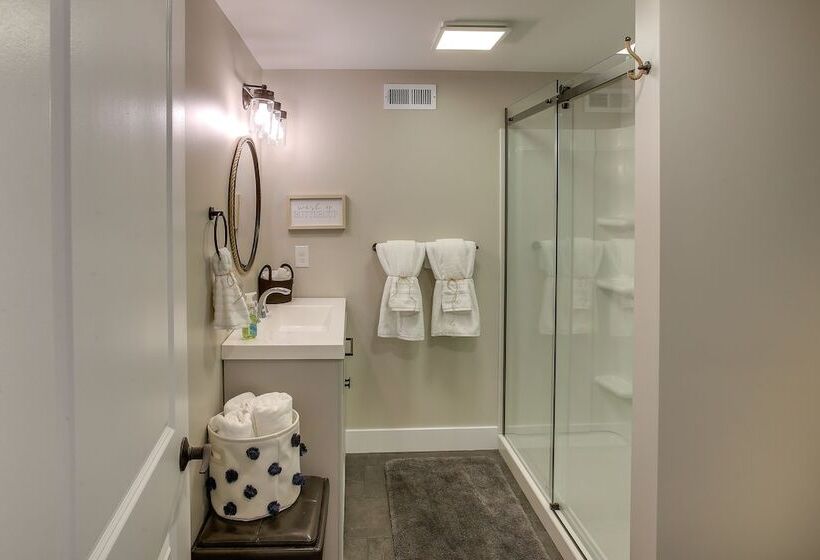 Byrdstown Home Near Dale Hollow Lake!