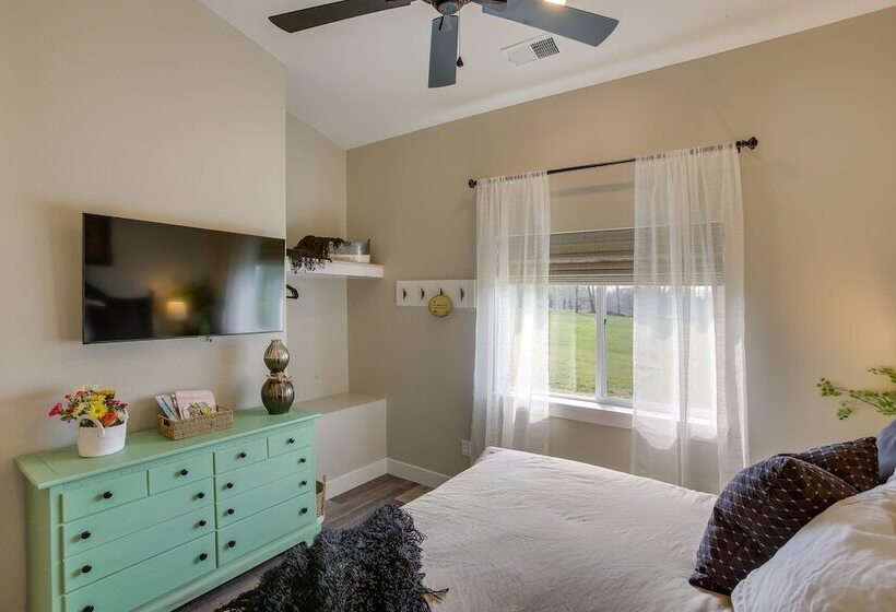 Byrdstown Home Near Dale Hollow Lake!