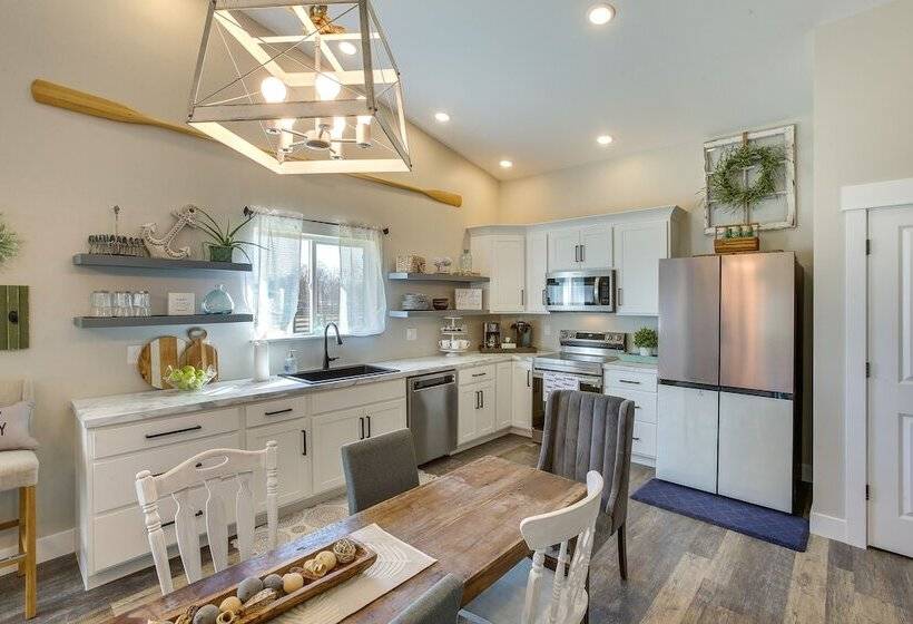 Byrdstown Home Near Dale Hollow Lake!