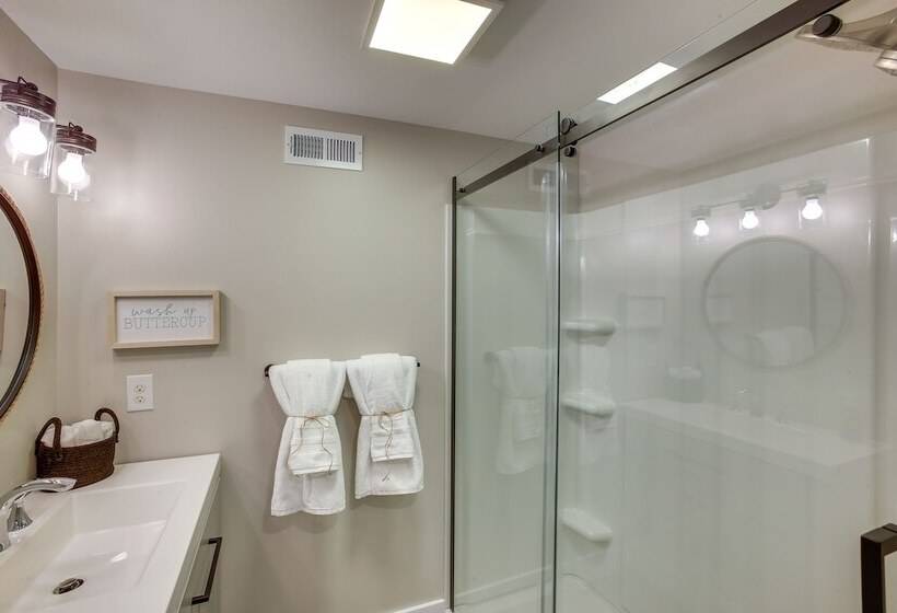 Byrdstown Home Near Dale Hollow Lake!