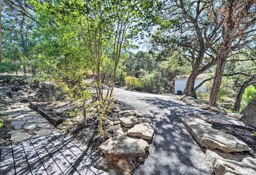 Canyon Lake Hideaway W/ Fire Pit & Yard!