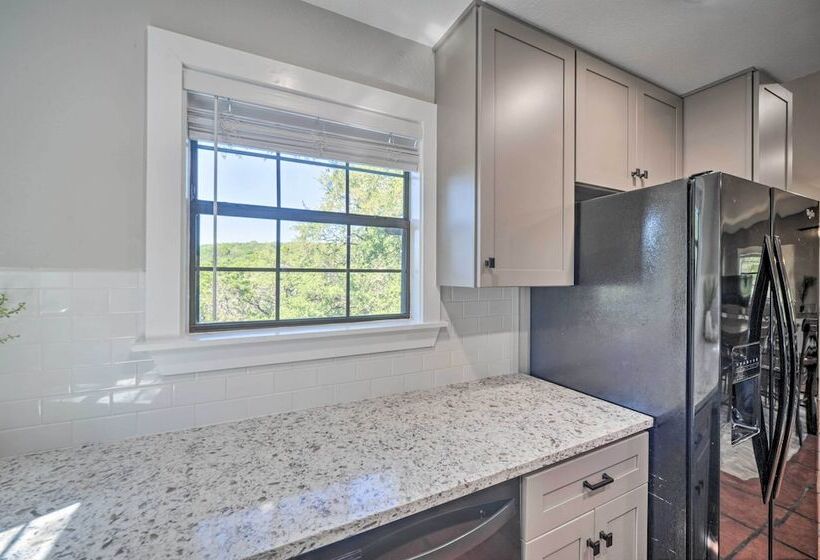 Canyon Lake Hideaway W/ Fire Pit & Yard!