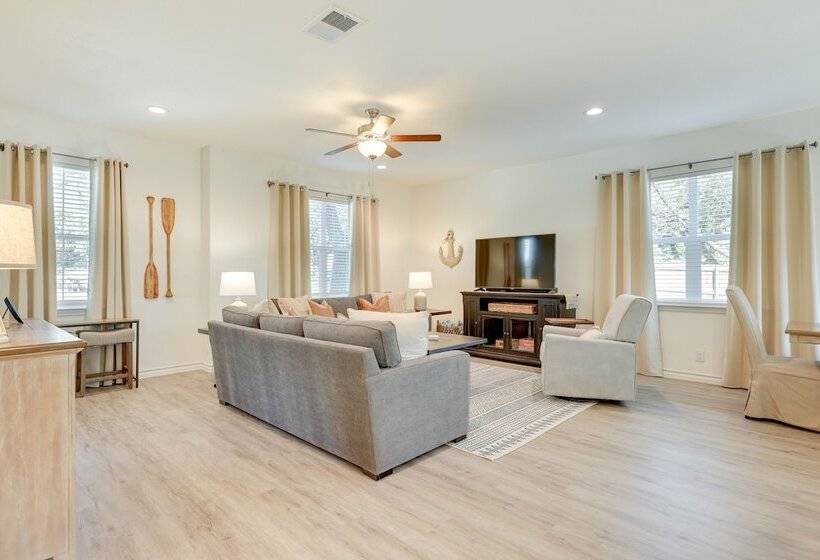 Canyon Lake Home Rental: Boating, Patio & More!