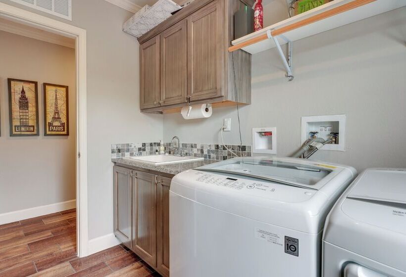 Canyon Lake Home W/ Spacious Deck & Backyard!