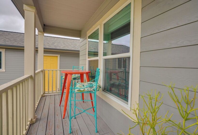 Canyon Lake Home W/ Spacious Deck & Backyard!