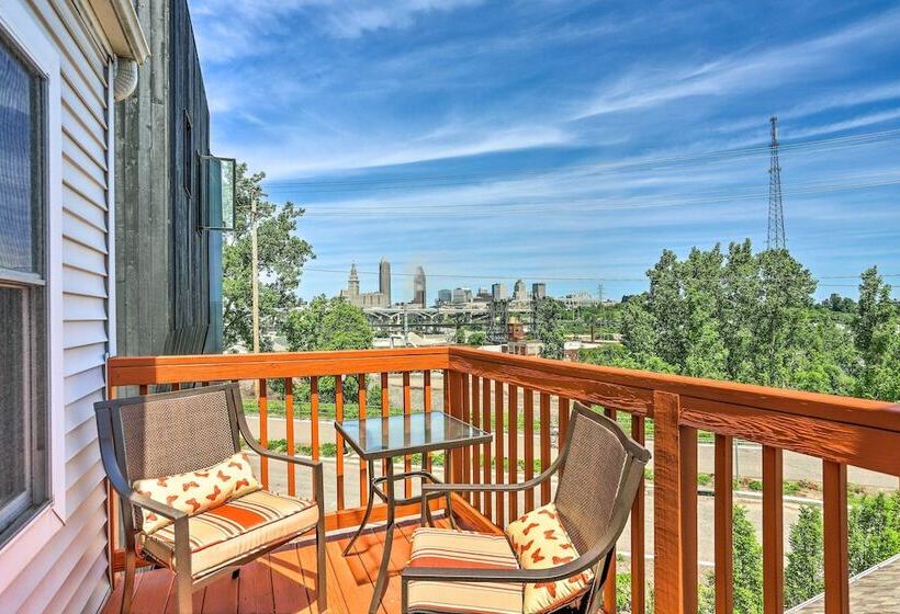 Central Cleveland Gem W/ Direct Skyline View!