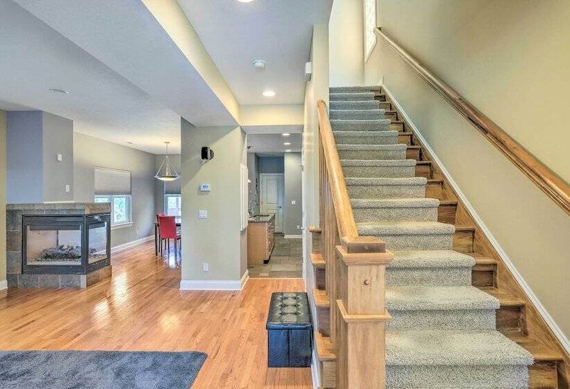 Central Cleveland Gem W/ Direct Skyline View!