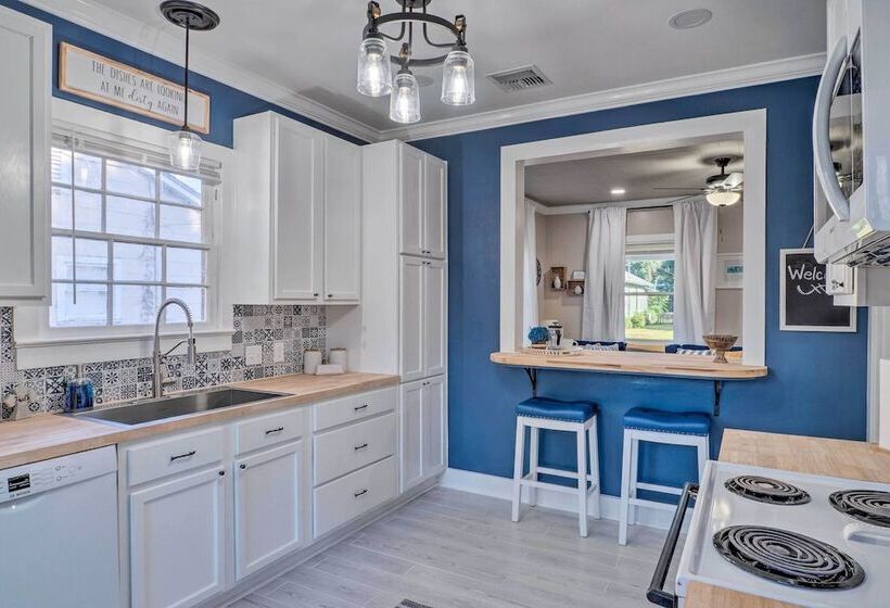 Central Cottage W/ Grill, 1 Mi To Cajun Field