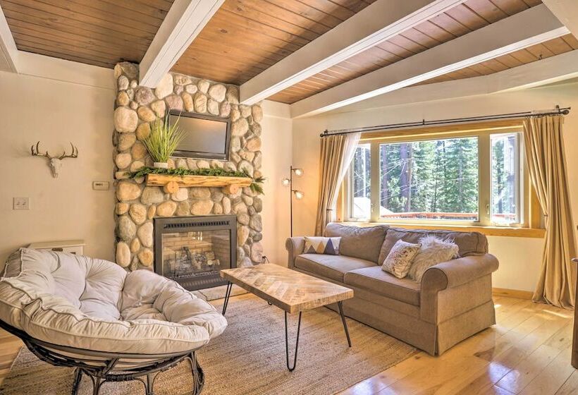 South Lake Tahoe Chalet W/ Hot Tub: By Ski & Golf!