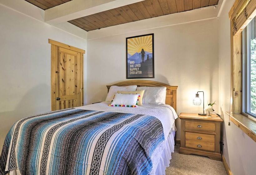 South Lake Tahoe Chalet W/ Hot Tub: By Ski & Golf!
