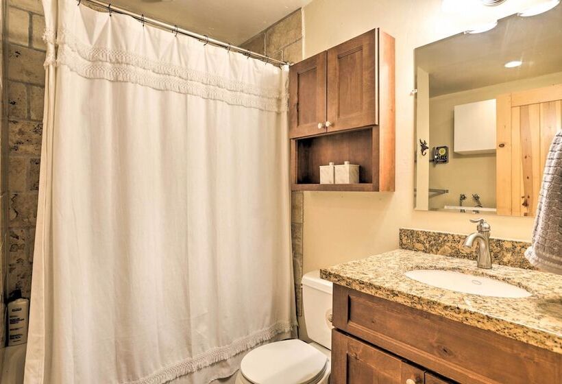 South Lake Tahoe Chalet W/ Hot Tub: By Ski & Golf!