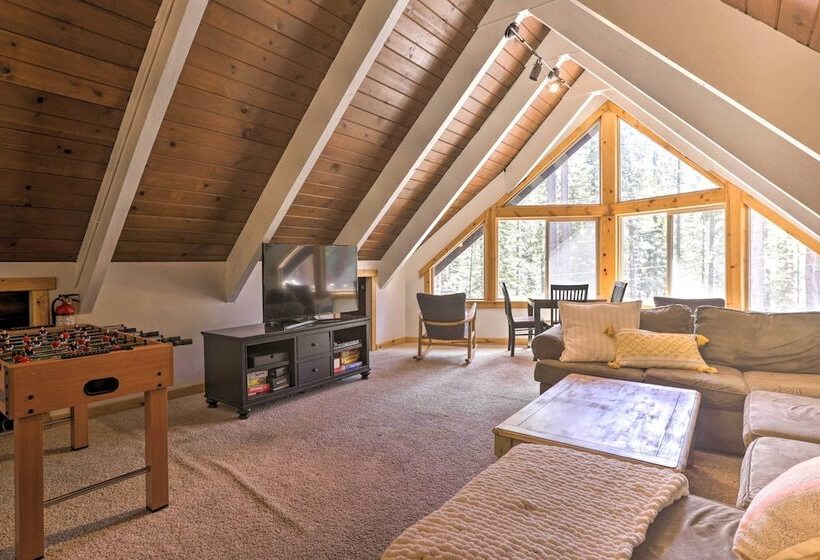 South Lake Tahoe Chalet W/ Hot Tub: By Ski & Golf!
