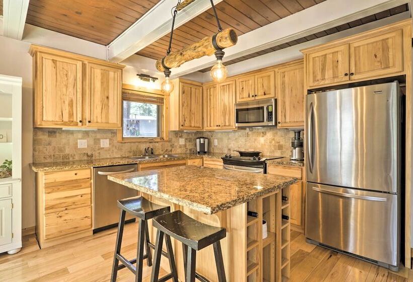 South Lake Tahoe Chalet W/ Hot Tub: By Ski & Golf!