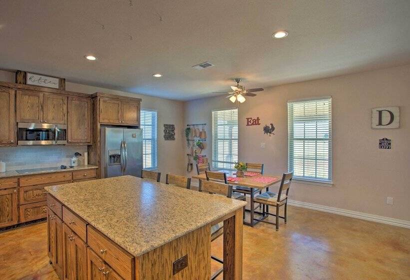 Pet Friendly Anna Ranch On 13 Acres!