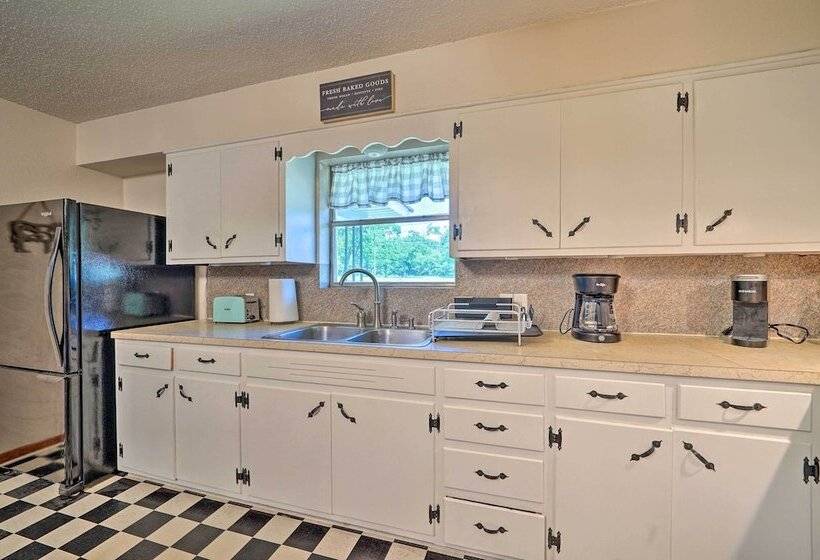 Charming Clayton Home ~ 4 Mi To Sardis Lake!