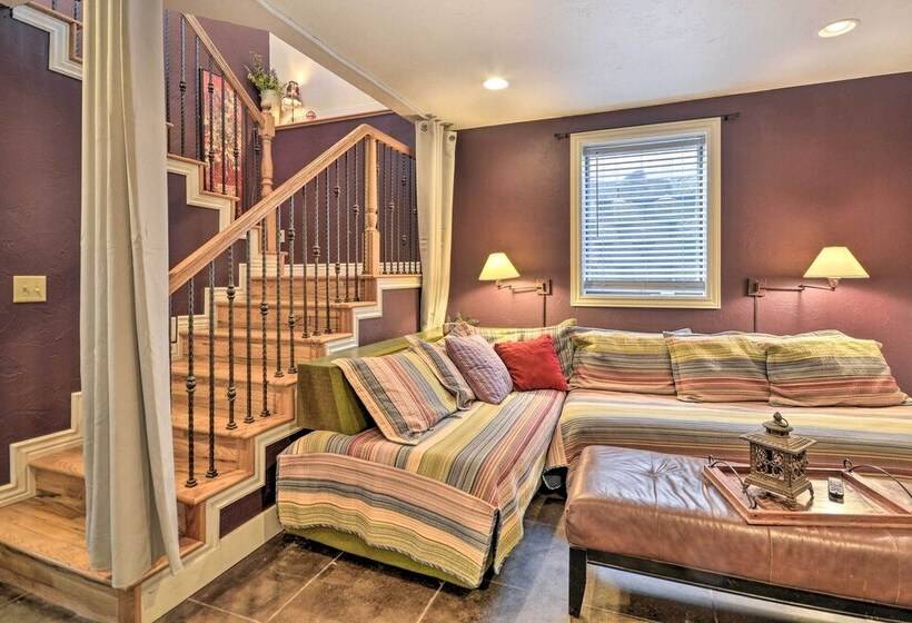 Charming Cody Home, Walk To Downtown!