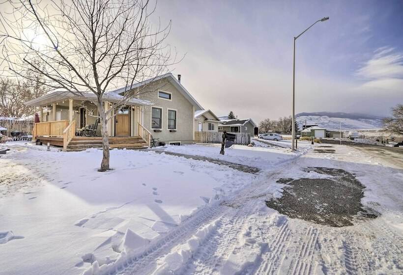 Charming Cody Home, Walk To Downtown!